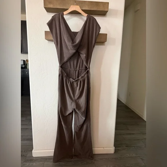 Free People Movement|Free spirit one piece,brown open back jumpsuit;flare leg••• - Picture 7 of 16